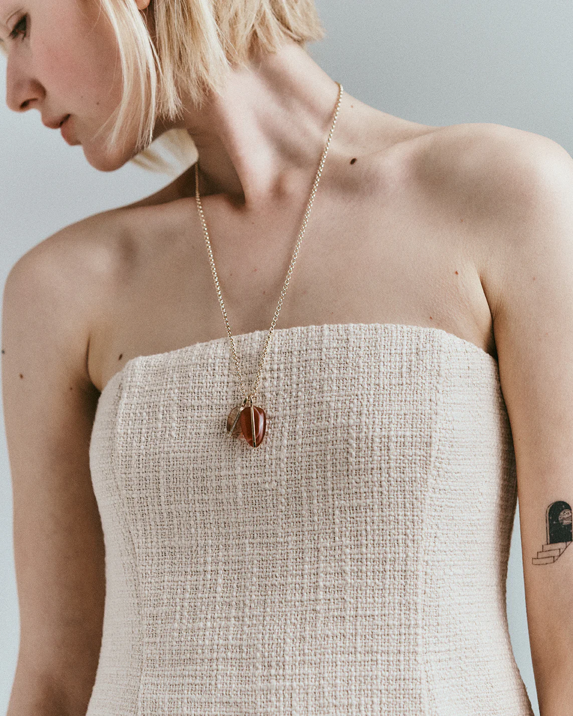 Large Pebble Pendant in Red Carnelian | 14K - Image 3